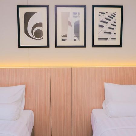 Front One King Hotel Tuban Tuban  Exteriér fotografie