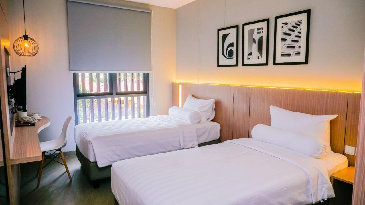 Front One King Hotel Tuban Tuban  Exteriér fotografie