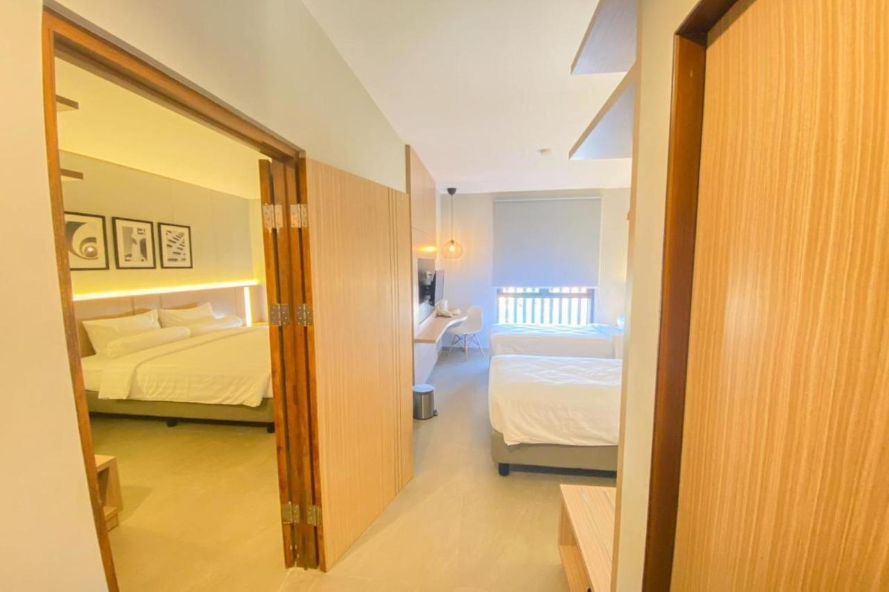 Front One King Hotel Tuban Tuban  Exteriér fotografie